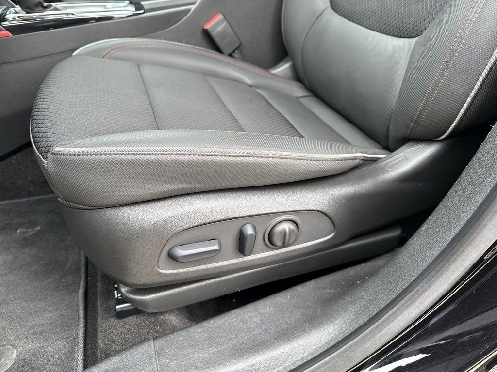 Certified 2023 Chevrolet TrailBlazer RS w/ Convenience Package AWD/4WD image 12