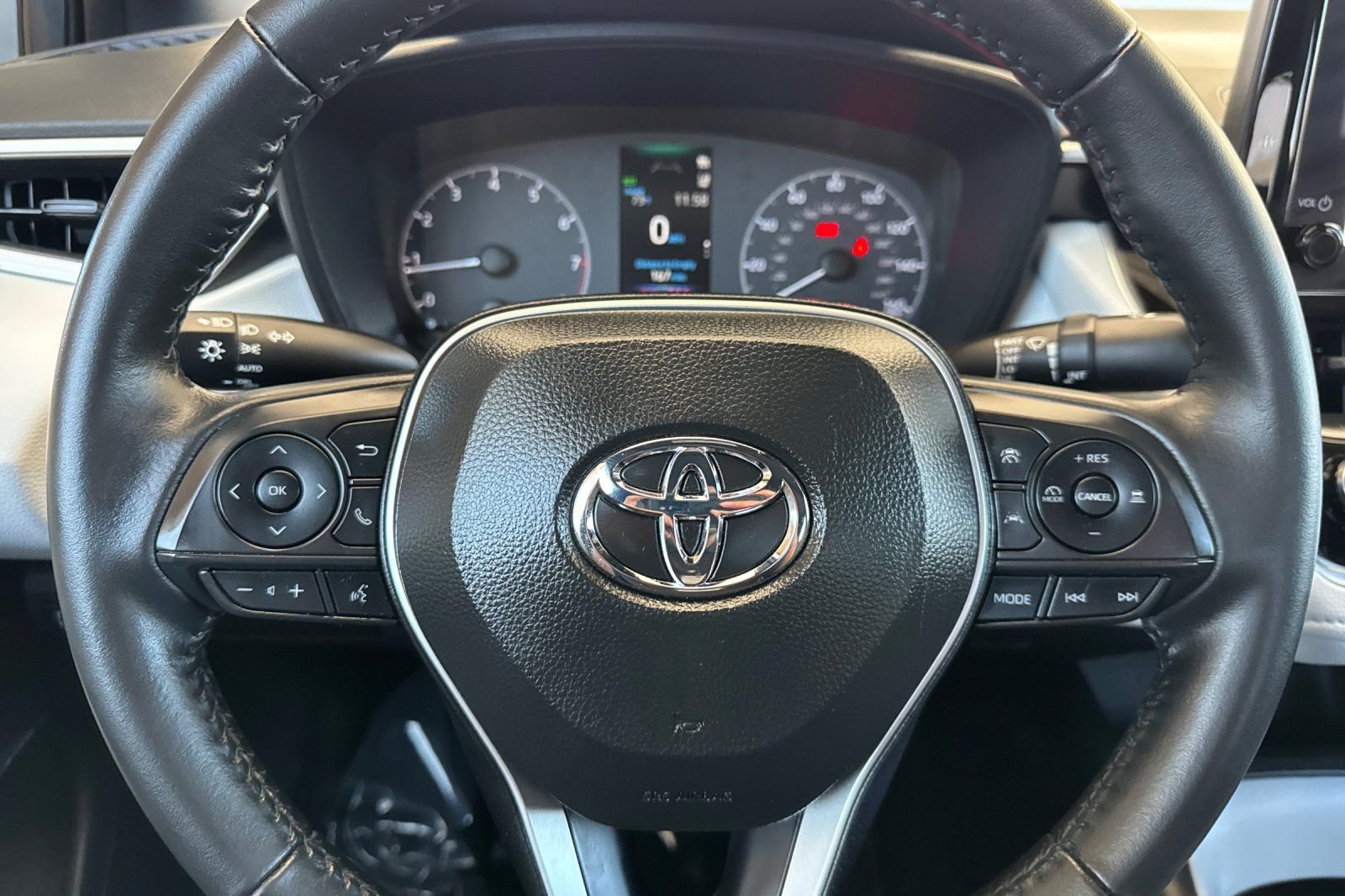 Used 2025 Toyota Corolla SE image 22