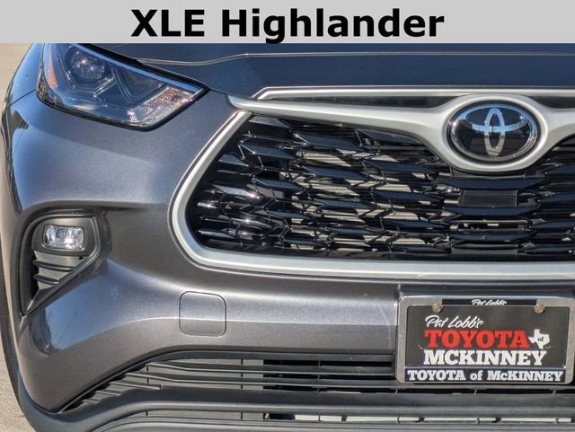 Used 2023 Toyota Highlander XLE image 3