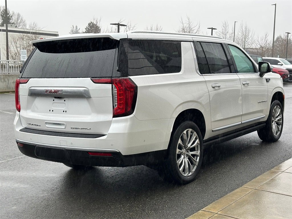 Used 2024 GMC Yukon XL Denali w/ Denali Reserve Package image 39