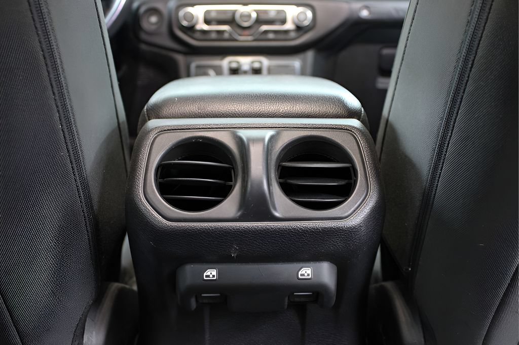 Used 2022 Jeep Wrangler Unlimited Sport AWD/4WD image 25