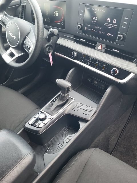 Used 2023 Kia Sportage LX FWD image 9