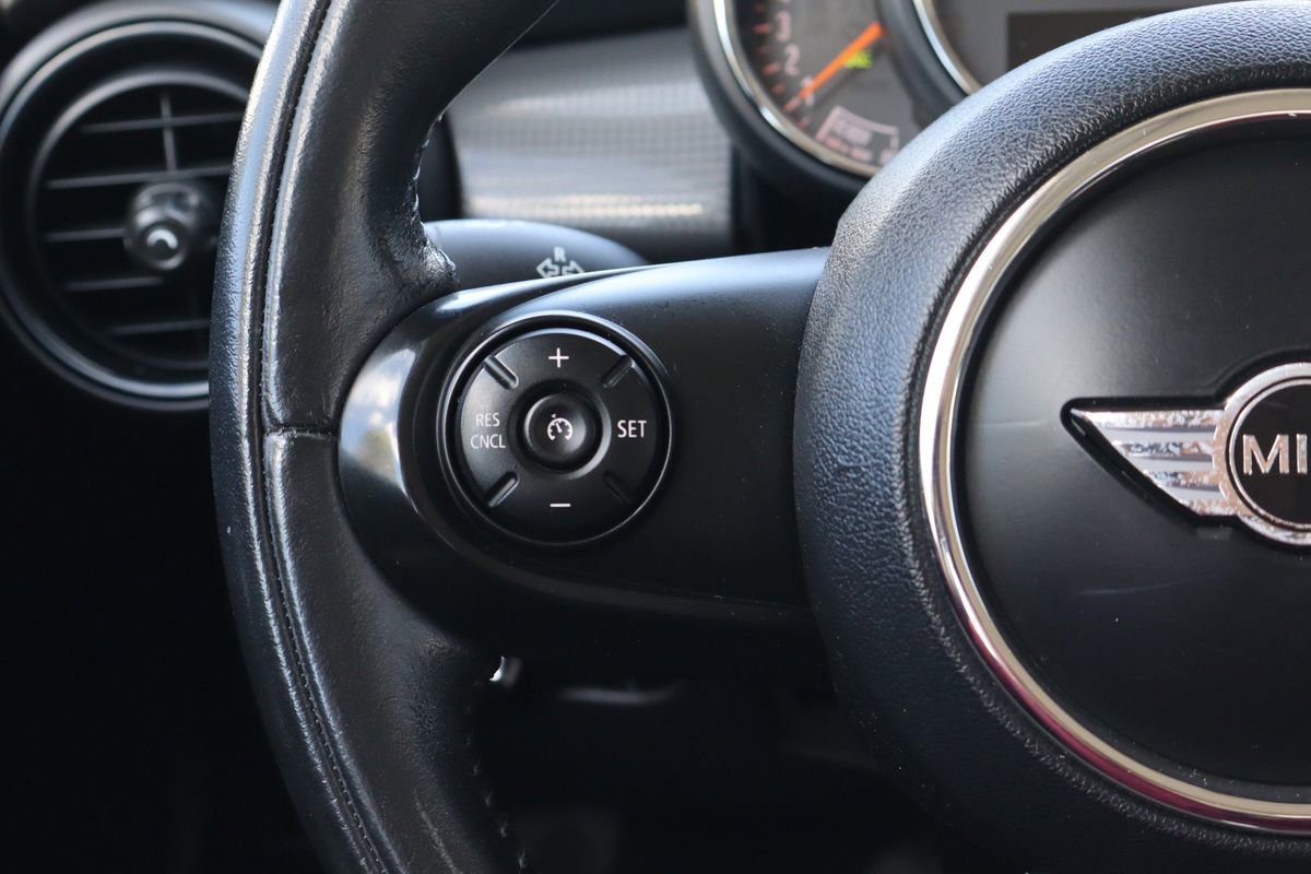 Used 2017 MINI Cooper 2-Door Hardtop FWD image 15