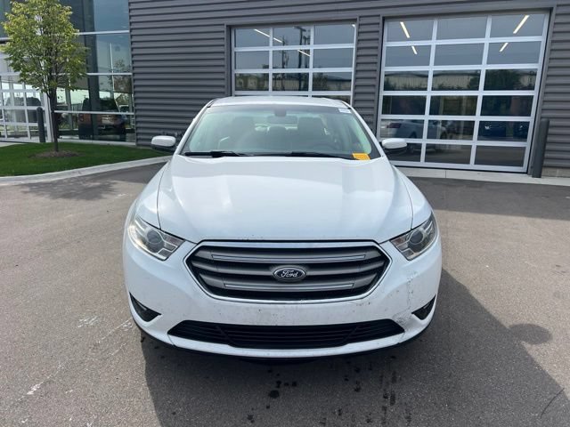 Used 2017 Ford Taurus SEL w/ Equipment Group 201A FWD image 2
