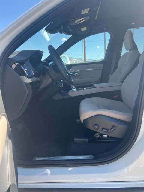 New 2026 Volvo XC90 B6 Core w/ Protection Package image 21