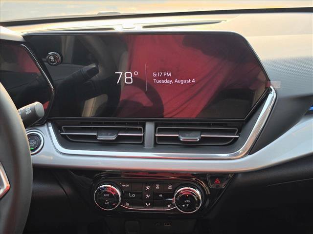 New 2026 Chevrolet Trax LT w/ Sunroof Package FWD image 28