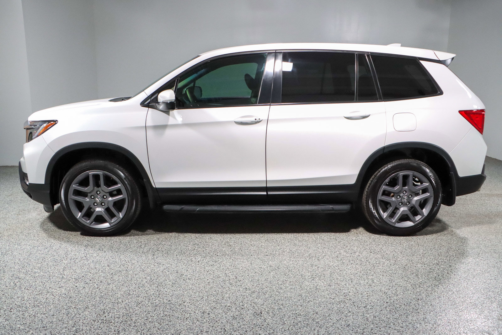 Used 2023 Honda Passport EX-L image 10