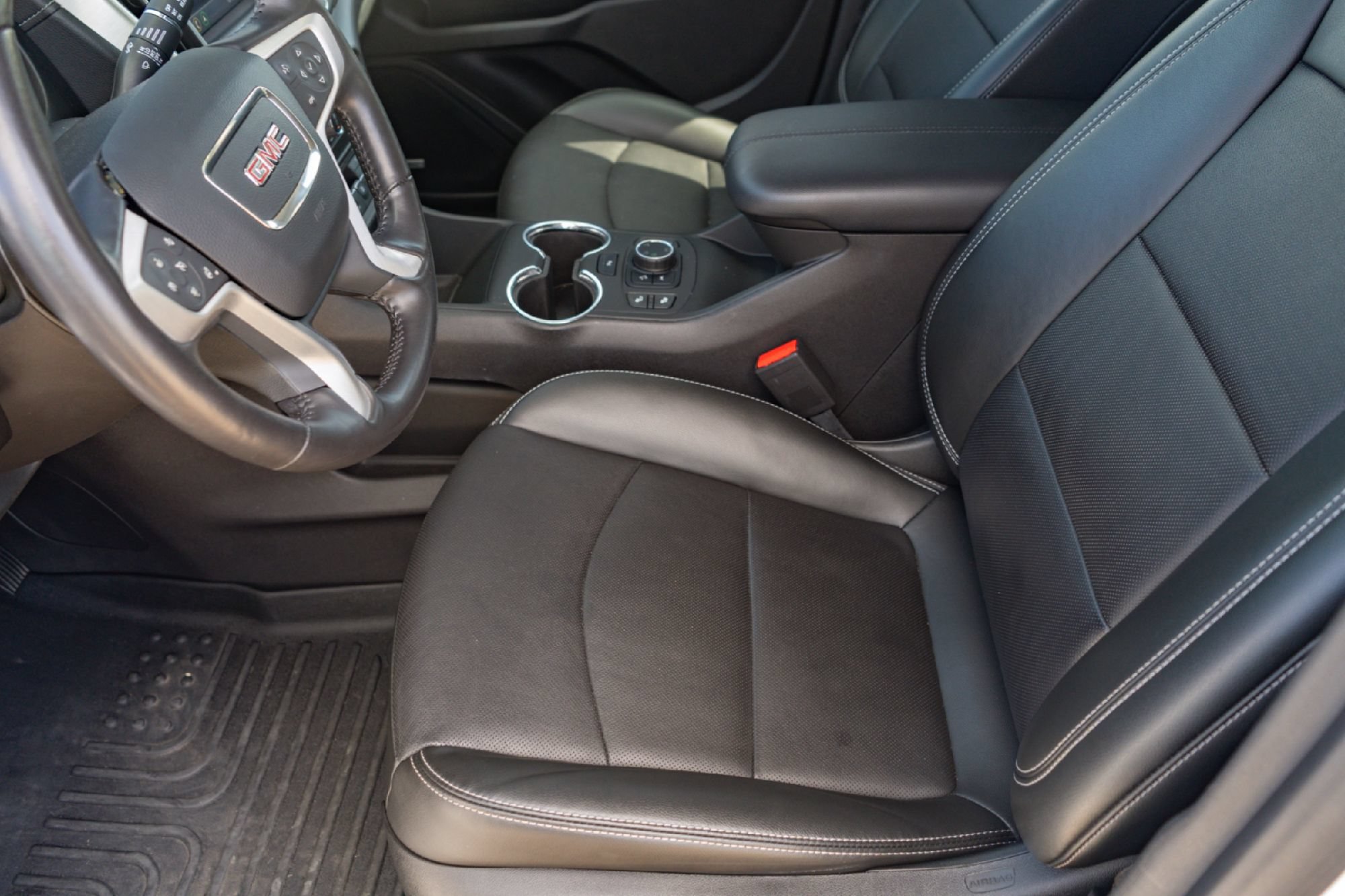 Used 2022 GMC Terrain SLT w/ Infotainment Package II AWD/4WD image 9