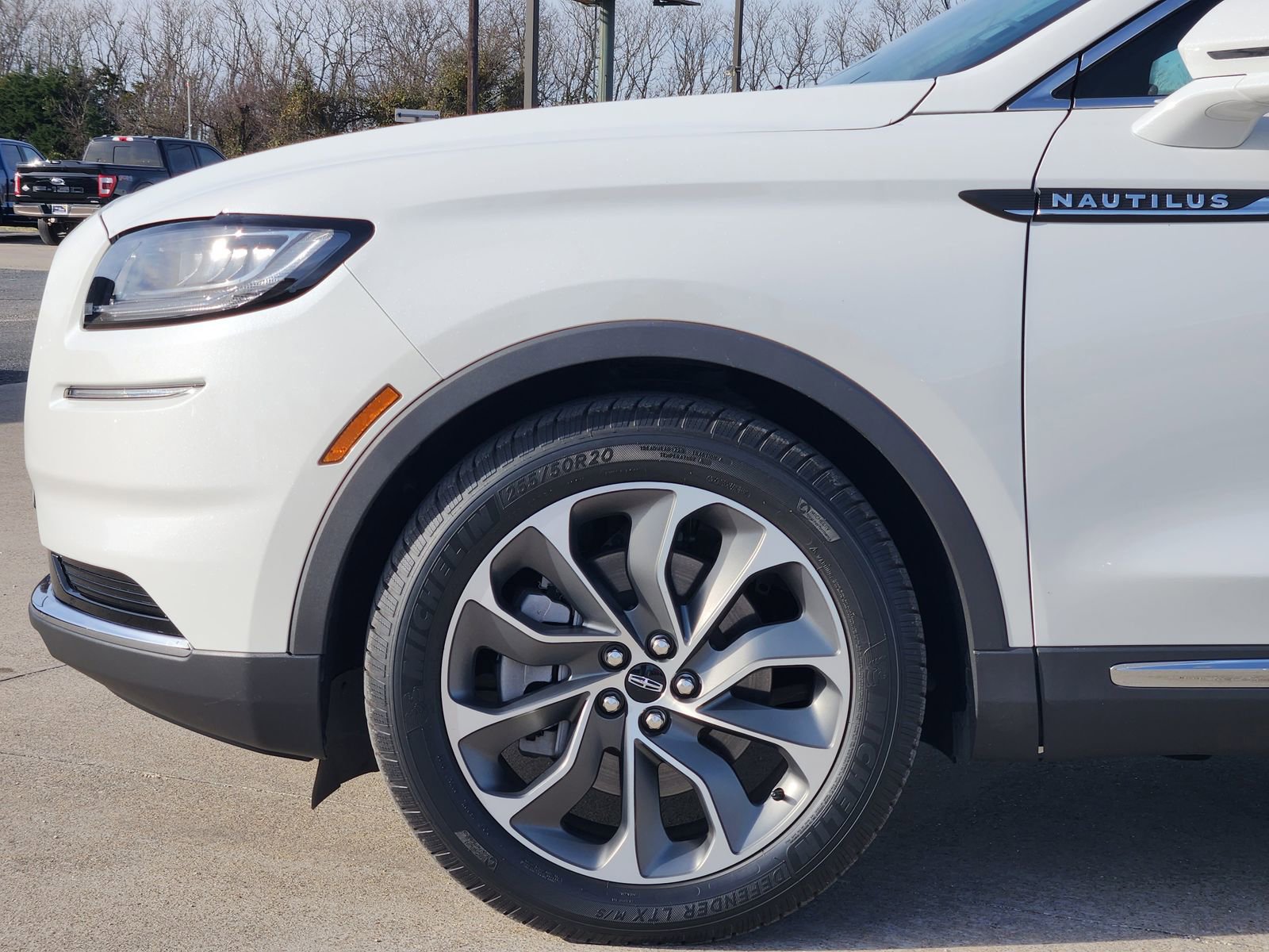 Used 2023 Lincoln Nautilus Reserve image 9