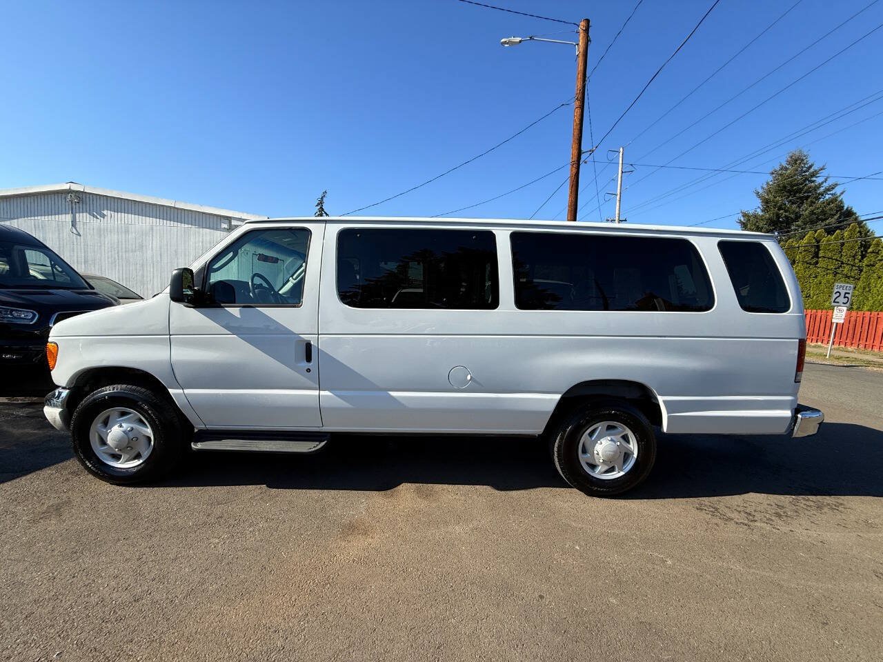 Used 2005 Ford E-350 and Econoline 350 XL RWD image 6