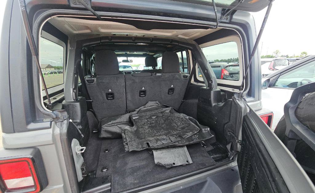 Used 2021 Jeep Wrangler Unlimited Sport AWD/4WD image 17