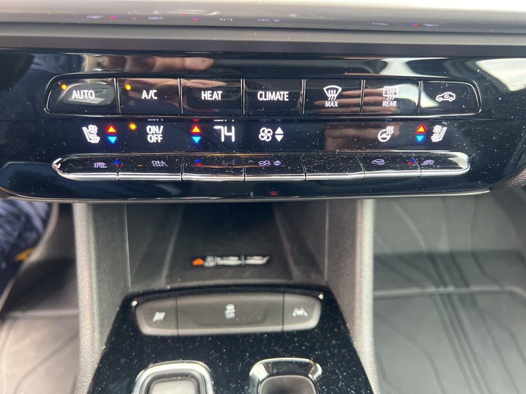 Used 2022 Chevrolet Bolt EUV Premier w/ Super Cruise Package image 12