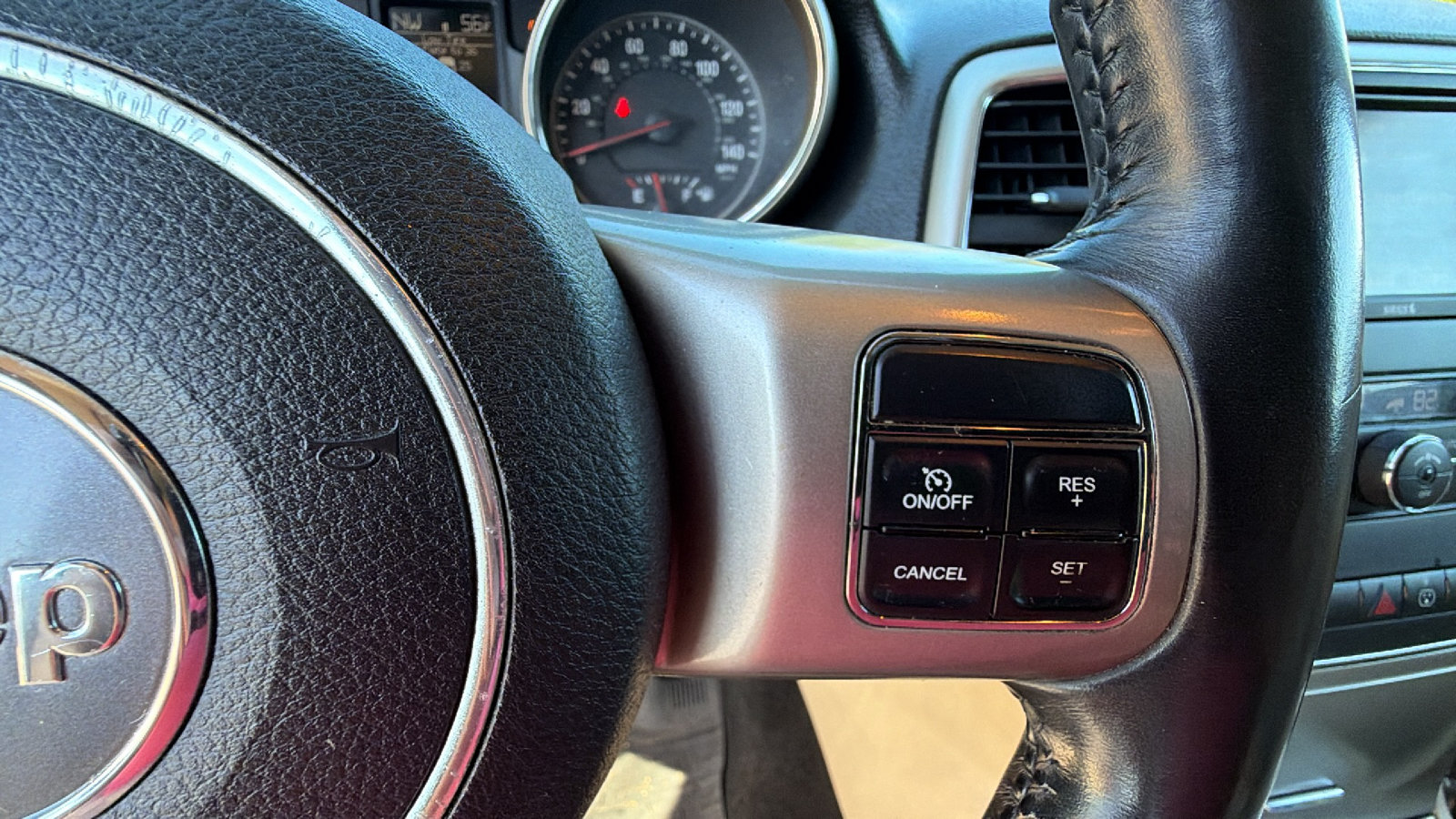 Used 2013 Jeep Grand Cherokee Limited AWD/4WD image 29