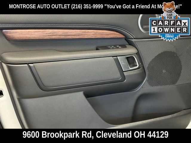 Used 2024 Land Rover Discovery Dynamic SE AWD/4WD image 13
