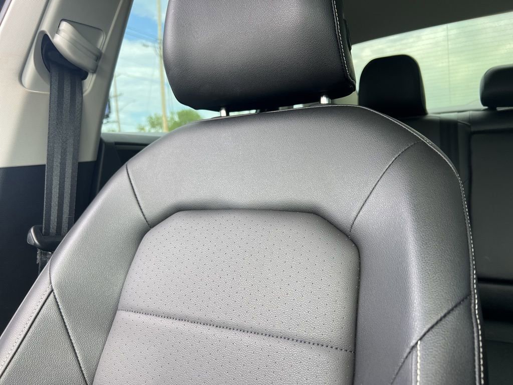 Certified 2023 Volkswagen Jetta SE w/ Panoramic Sunroof Package image 22