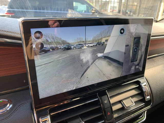 Certified 2024 Lincoln Navigator Reserve w/ Monochromatic Package image 30