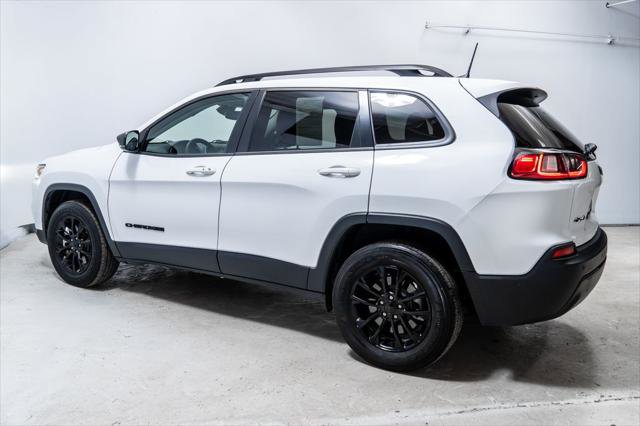 Used 2023 Jeep Cherokee Altitude Lux AWD/4WD image 2