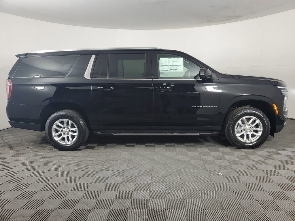 New 2026 Chevrolet Suburban LT image 3