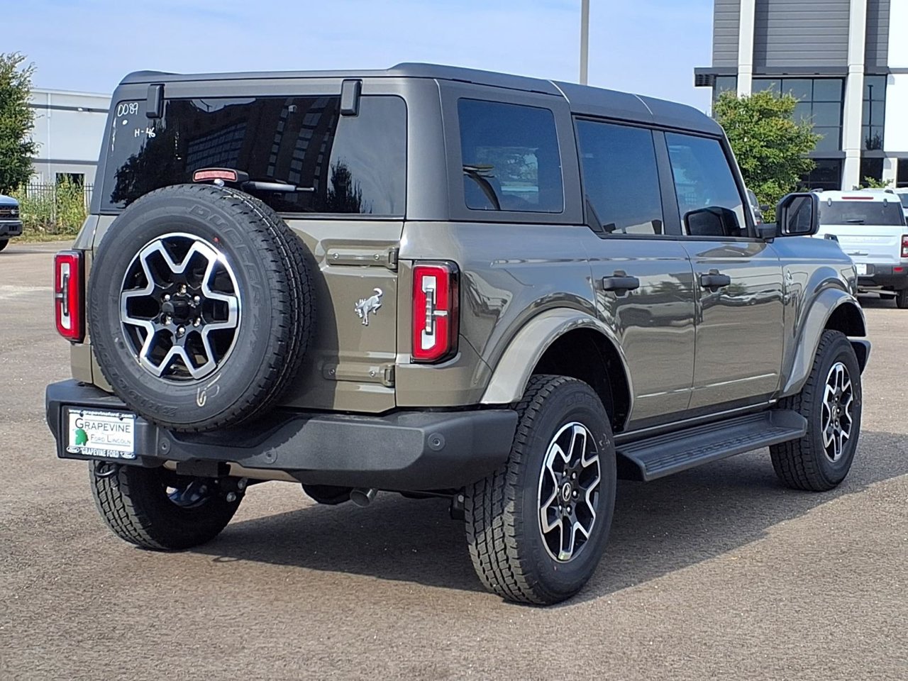 New 2026 Ford Bronco Outer Banks AWD/4WD image 4