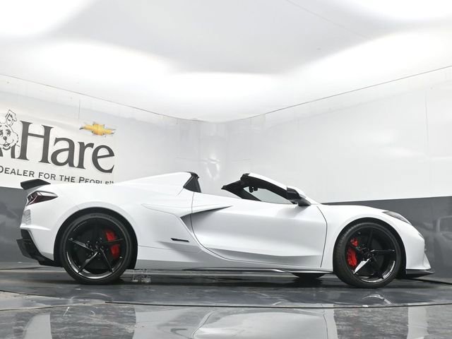 New 2026 Chevrolet Corvette E-Ray w/ Stealth Interior Trim Package image 32