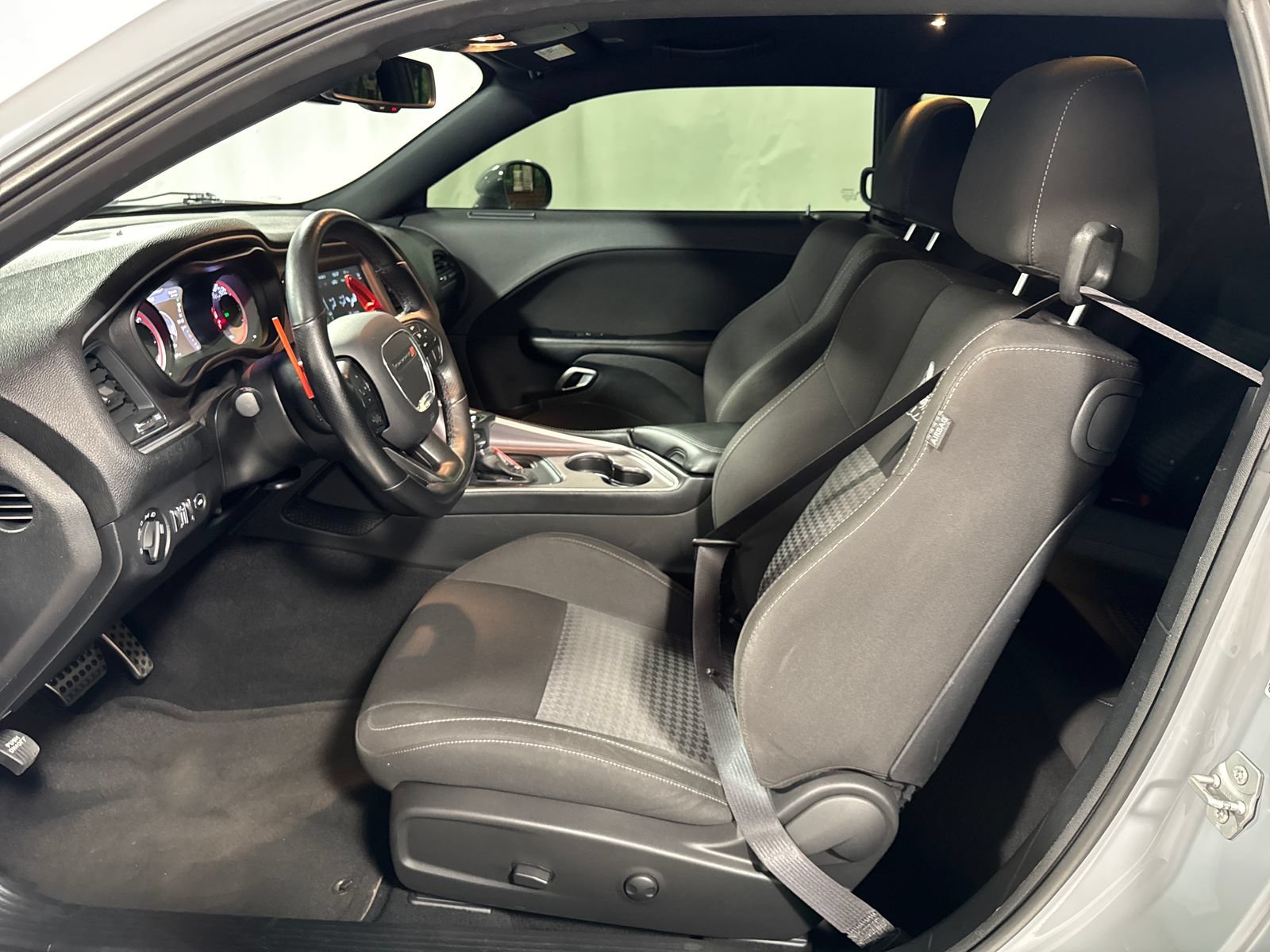 Used 2022 Dodge Challenger R/T Scat Pack RWD image 6