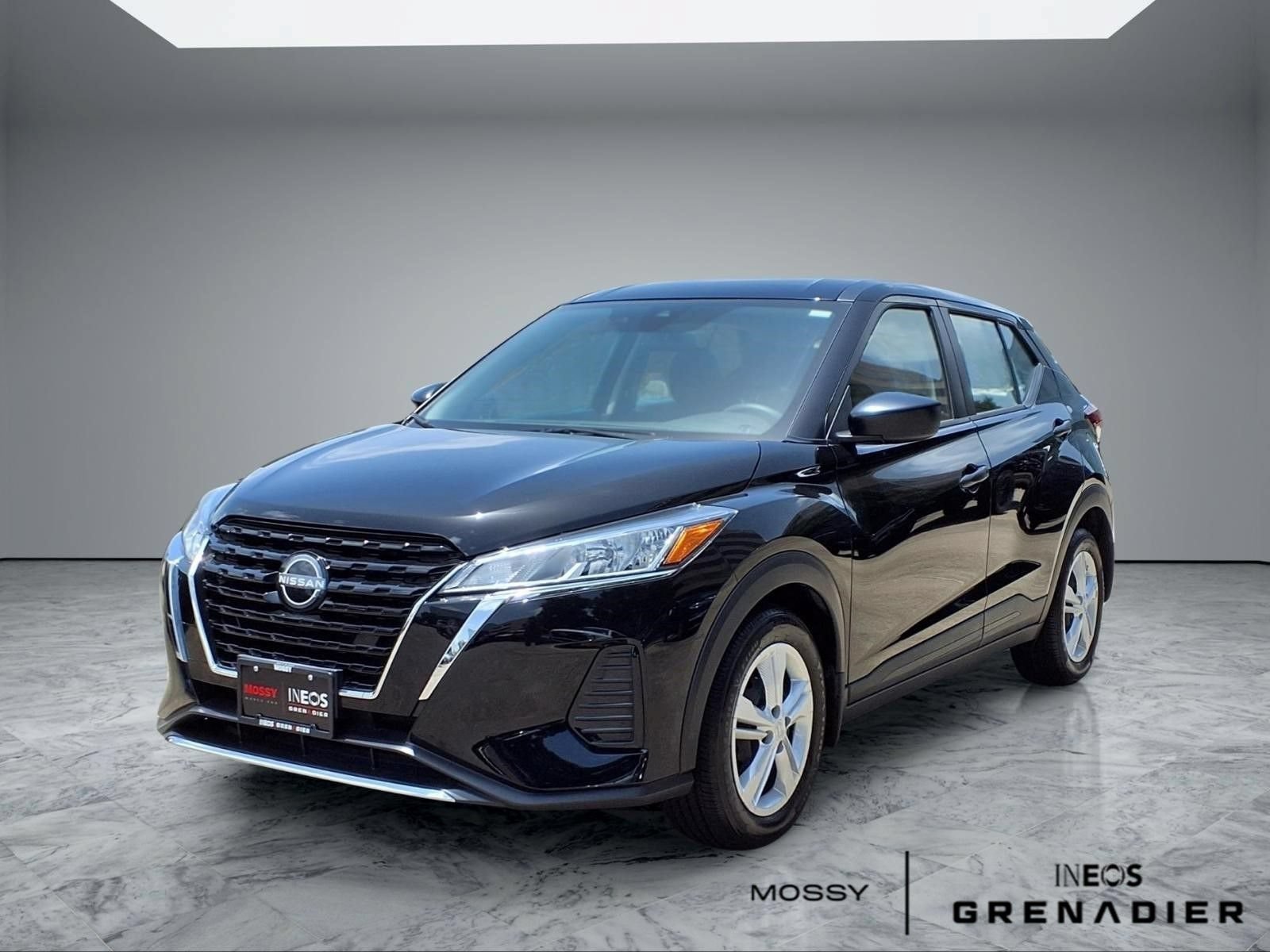 Used 2024 Nissan Kicks S FWD image 4