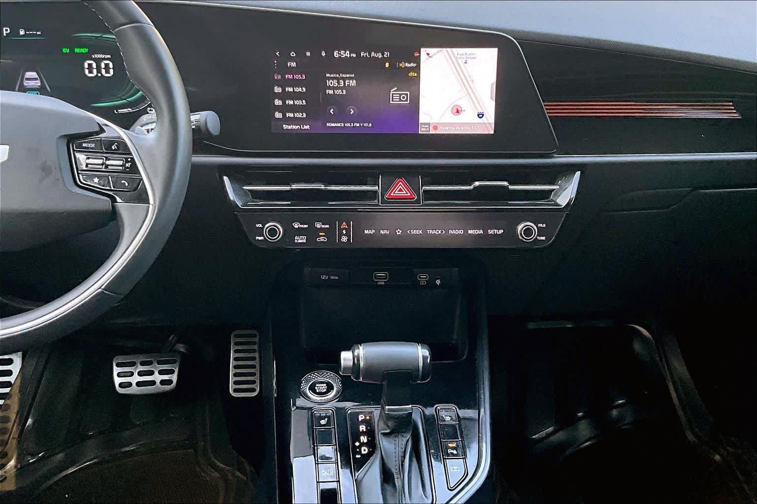 Used 2023 Kia Niro EX Touring FWD image 7