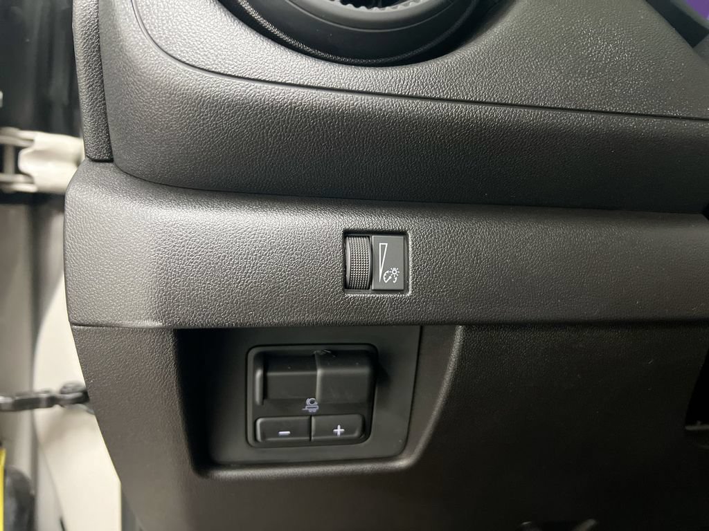 Used 2026 Chevrolet Colorado Trail Boss AWD/4WD image 19