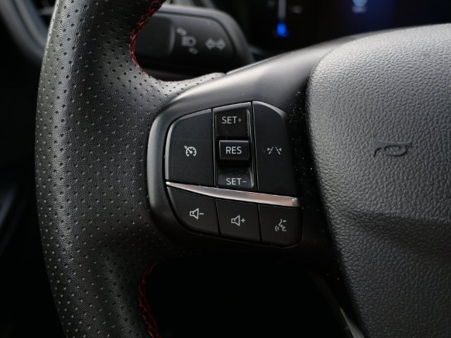 Used 2025 Ford Escape ST-Line Select AWD/4WD image 17