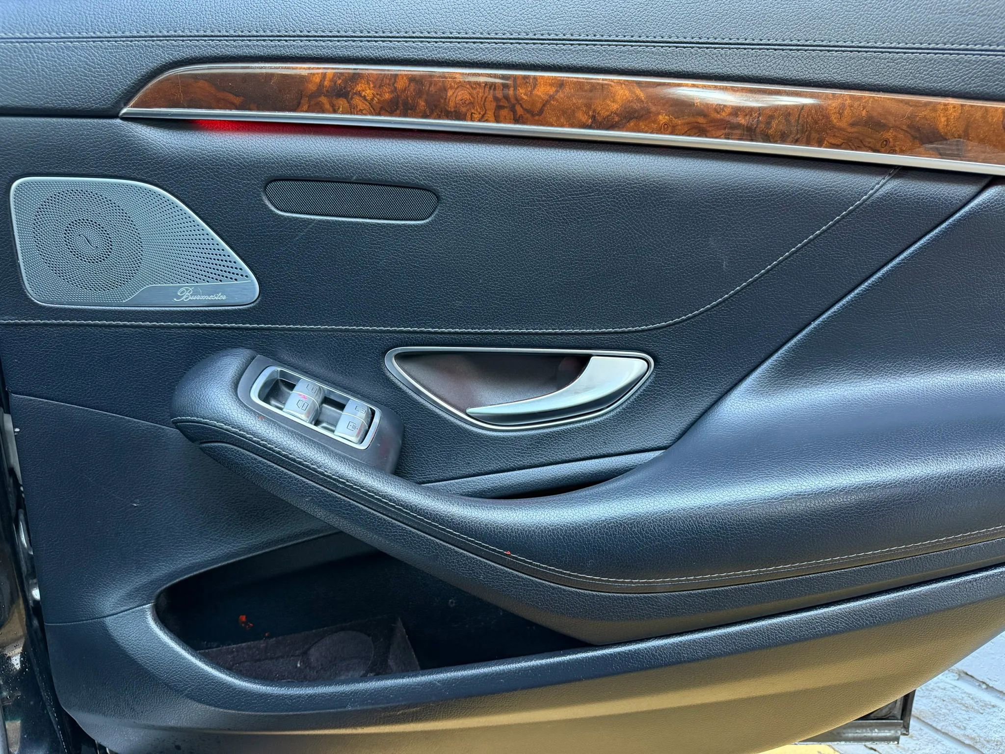Used 2014 Mercedes-Benz S 550 Sedan w/ Sport Package image 13