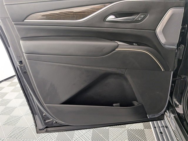 Used 2023 Cadillac Escalade ESV Sport Platinum w/ LPO, ONYX Package image 34