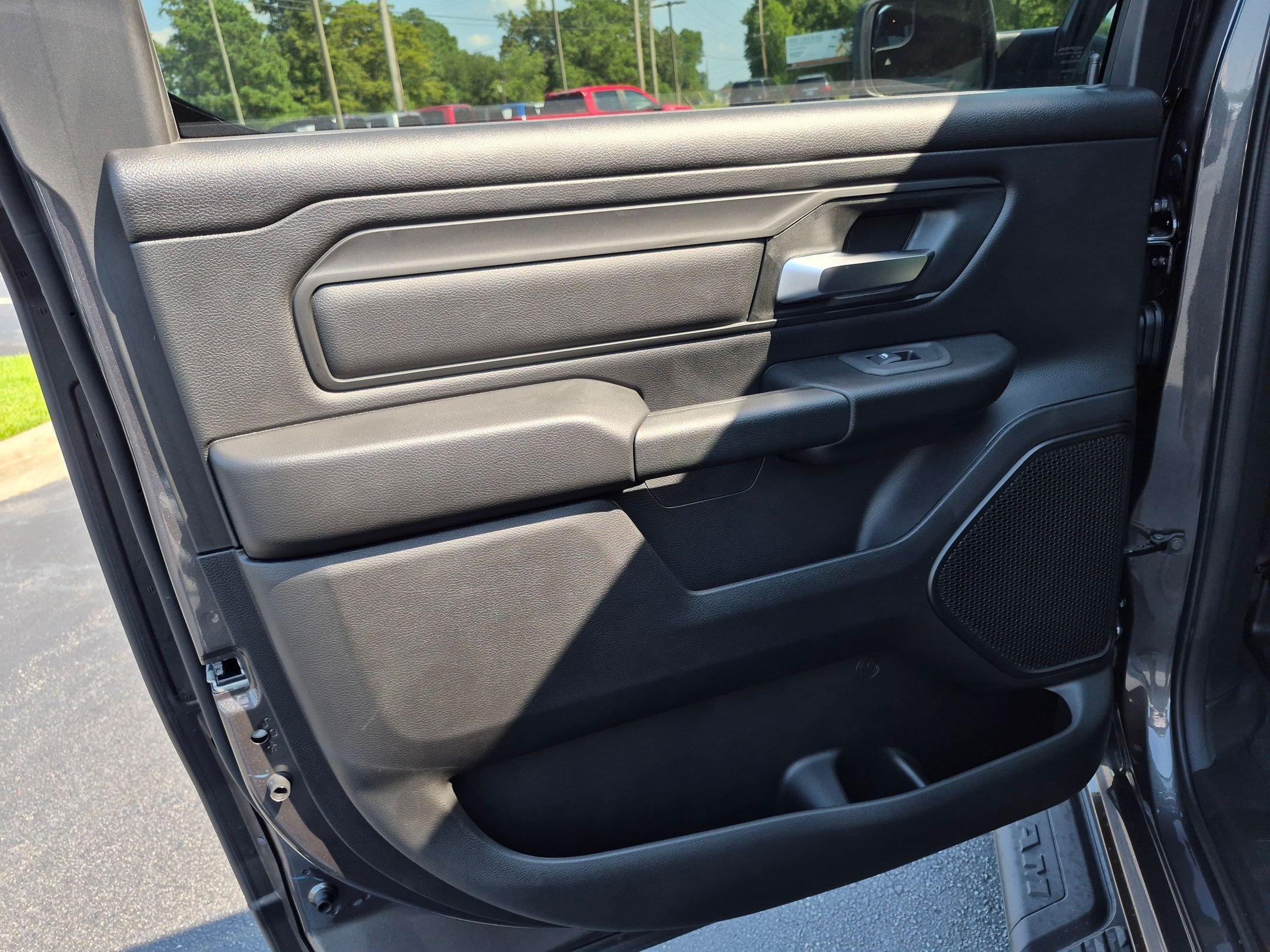 New 2026 RAM 1500 Express AWD/4WD image 18