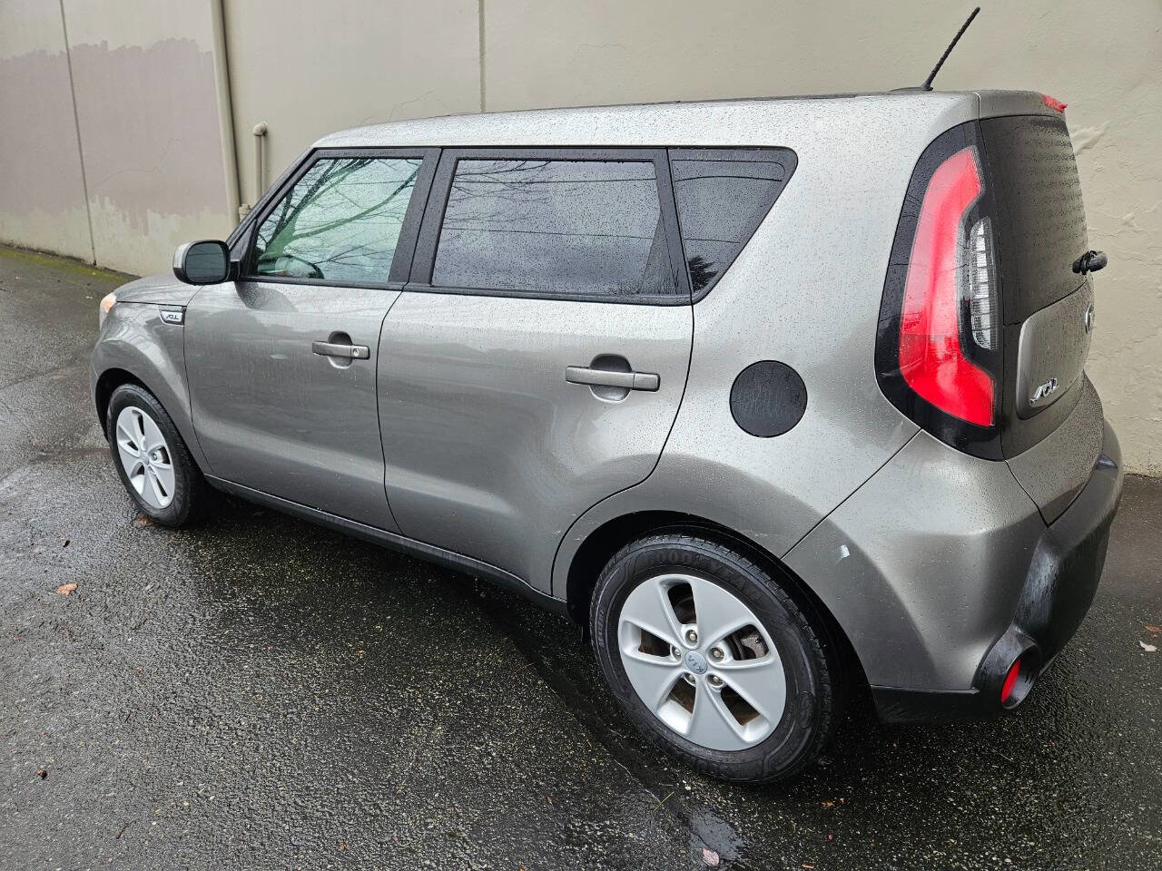 Used 2016 Kia Soul Base 4dr Crossover 6A image 3