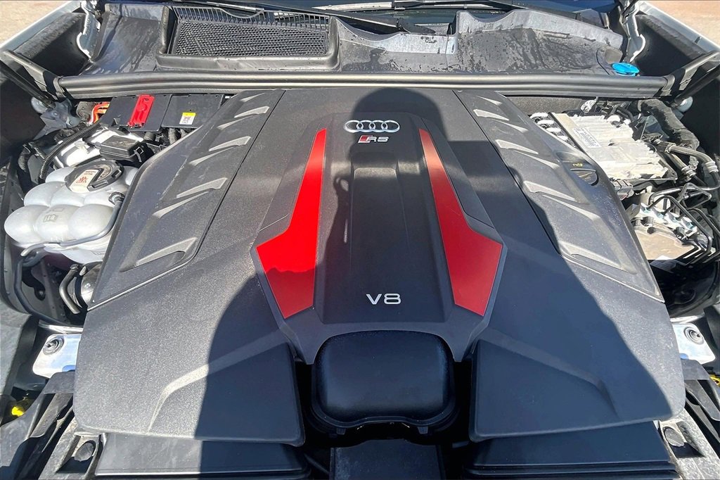 Used 2023 Audi RS Q8 w/ Black Optic Package image 9