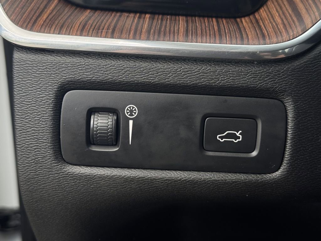 Used 2020 Volvo XC60 T5 Inscription image 23