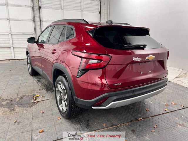 Used 2025 Chevrolet Trax LT image 6