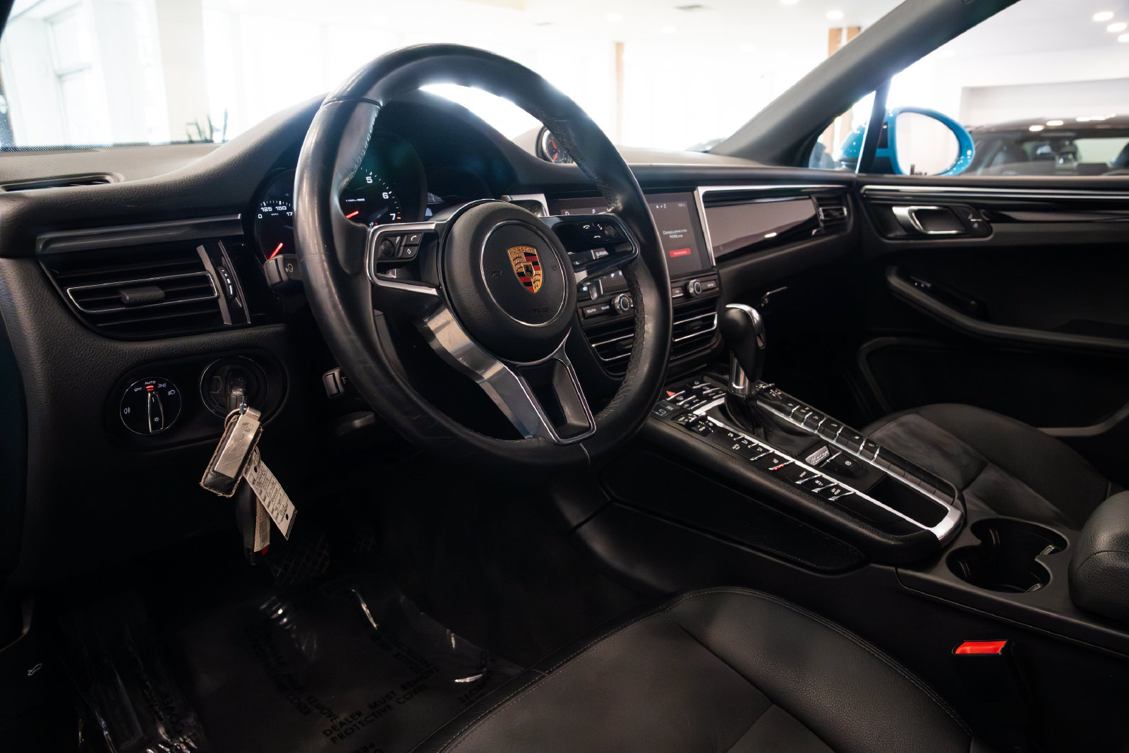 Used 2019 Porsche Macan w/ Premium Package AWD/4WD image 19