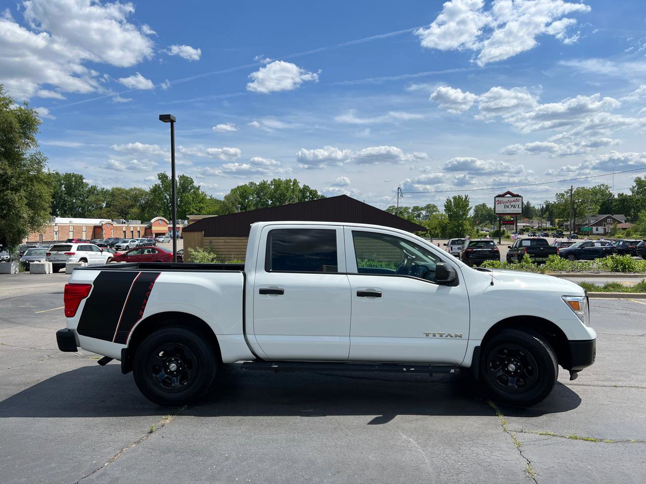 Used 2018 Nissan Titan S w/ S Utility Package AWD/4WD image 10