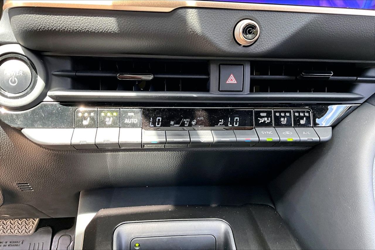 Used 2025 Toyota Crown Signia w/ Advanced Technology Package image 25