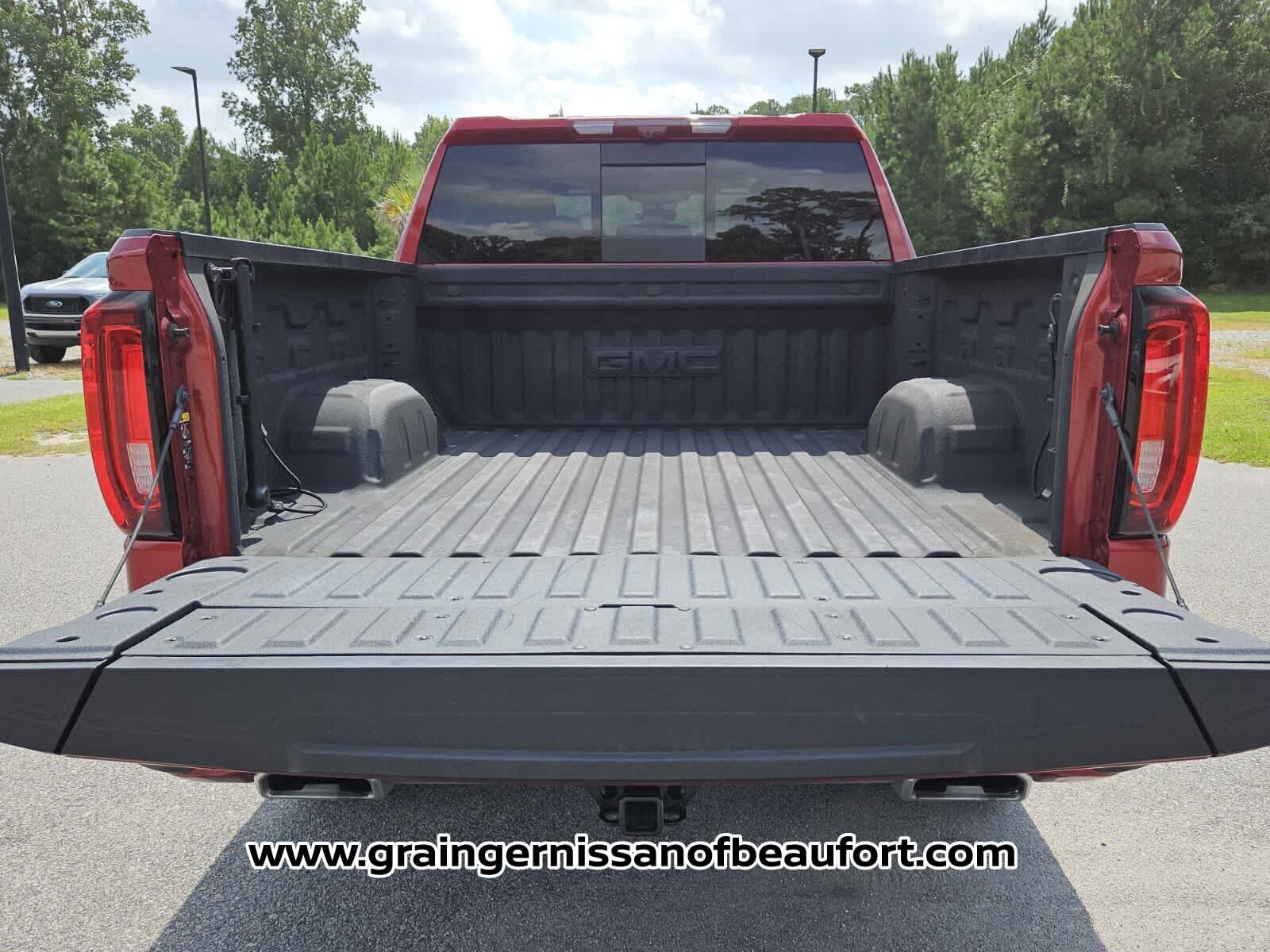 Used 2025 GMC Sierra 1500 AT4 w/ AT4 Premium Package AWD/4WD image 6