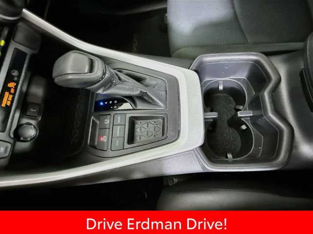 Used 2022 Toyota RAV4 LE FWD image 18