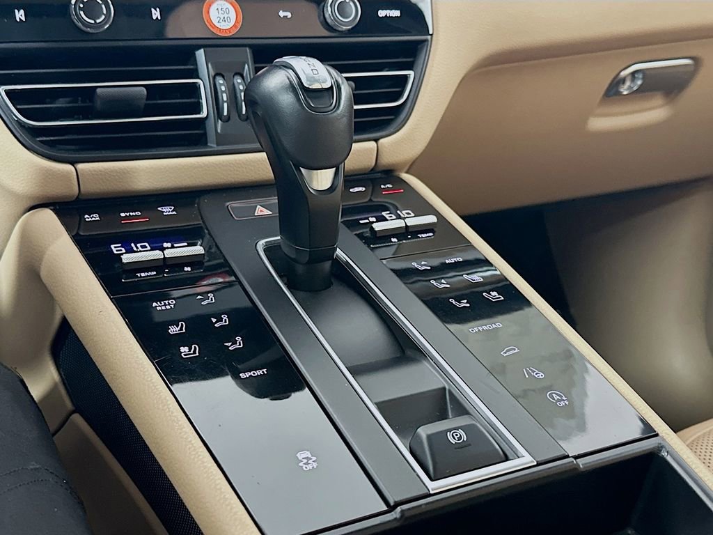 Certified 2023 Porsche Macan image 19