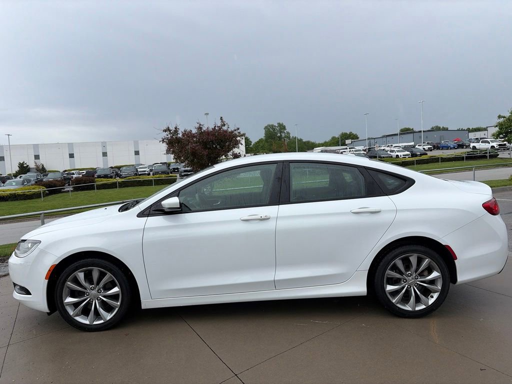 Used 2016 Chrysler 200 S FWD image 5