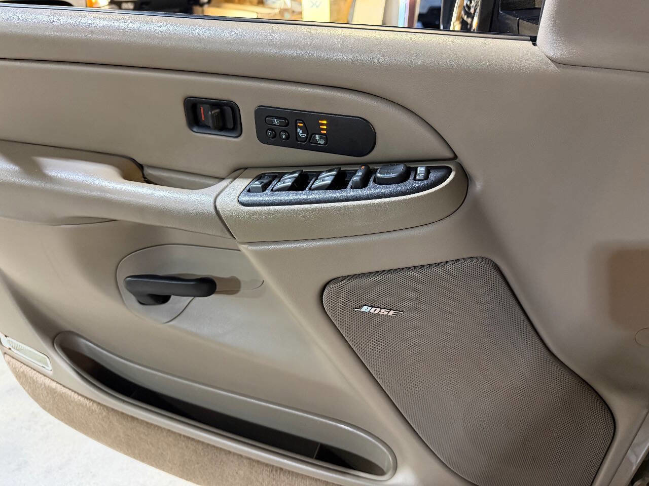 Used 2005 Chevrolet Silverado 2500 LT w/ Heavy-Duty Power Package image 50