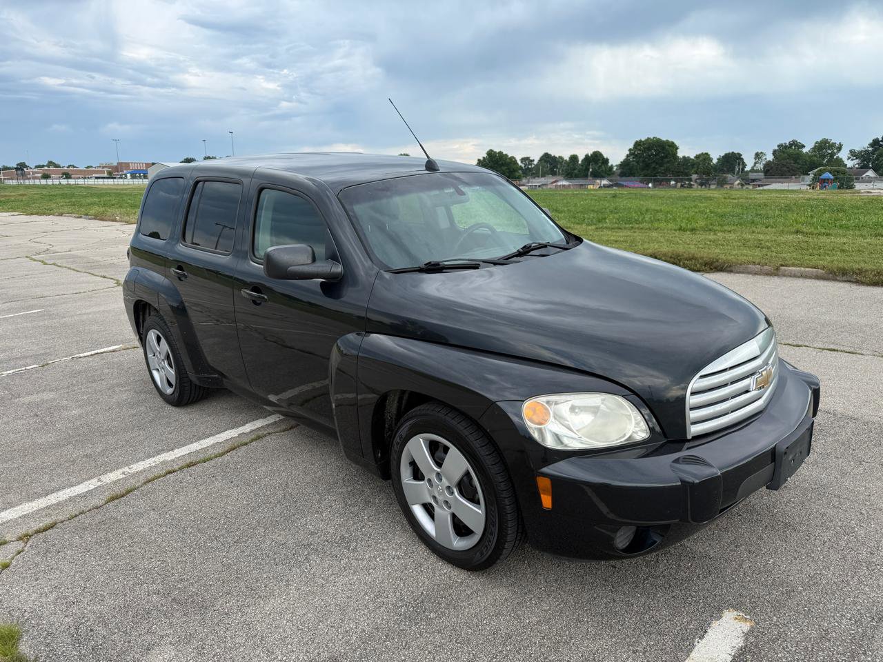 Used 2011 Chevrolet HHR LS FWD image 2