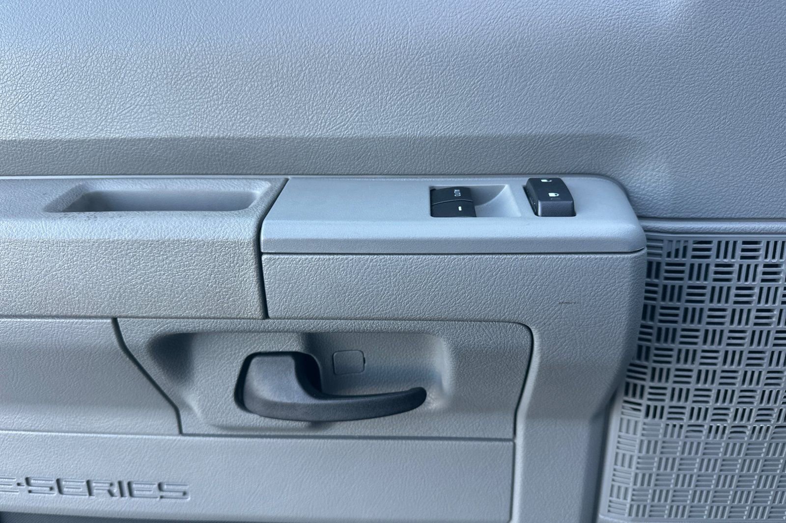 Used 2019 Ford E-350 and Econoline 350 Super Duty w/ Power Windows & Locks Group image 12