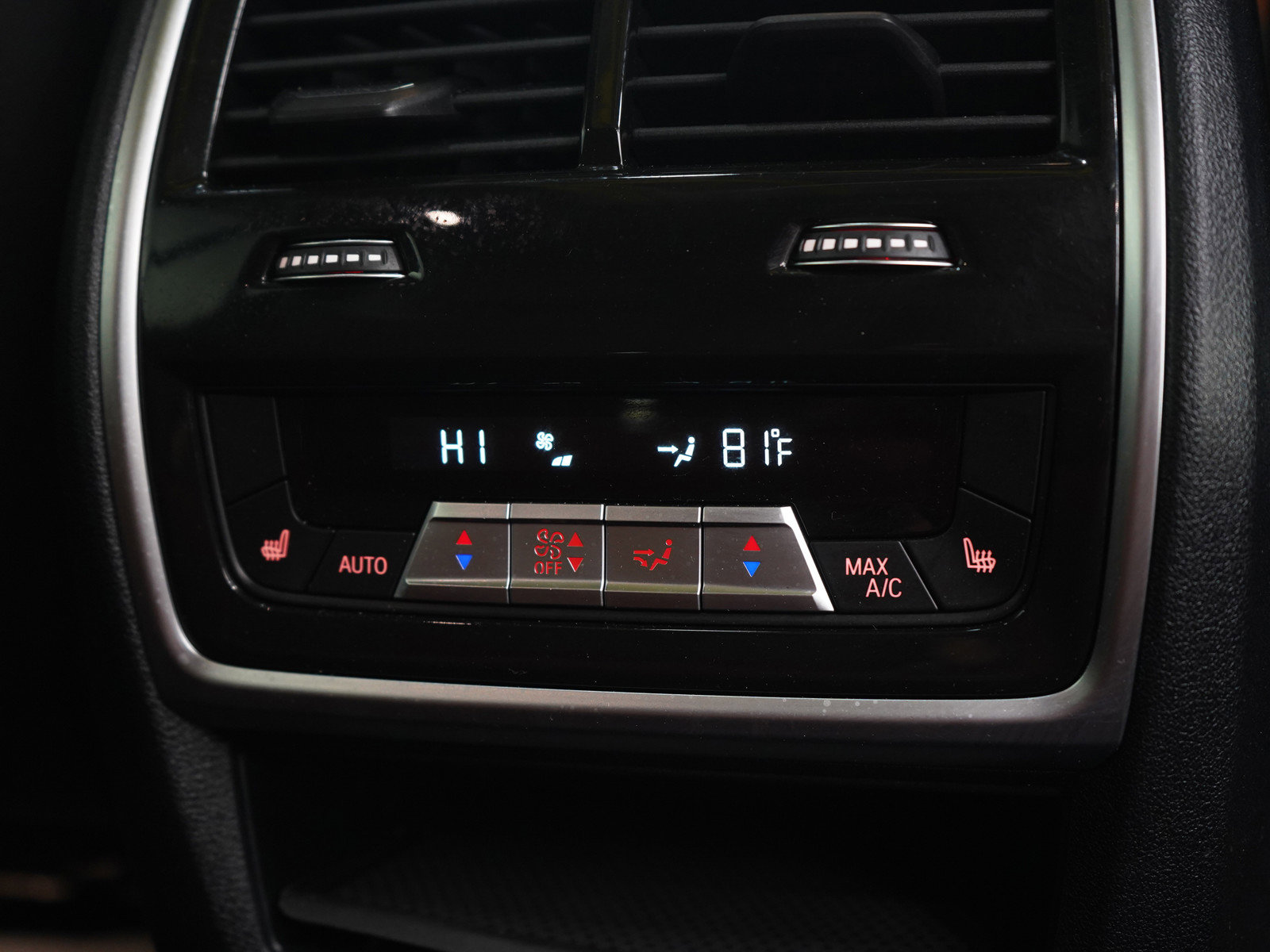 Used 2022 BMW X5 xDrive40i w/ M Sport Package AWD/4WD image 16