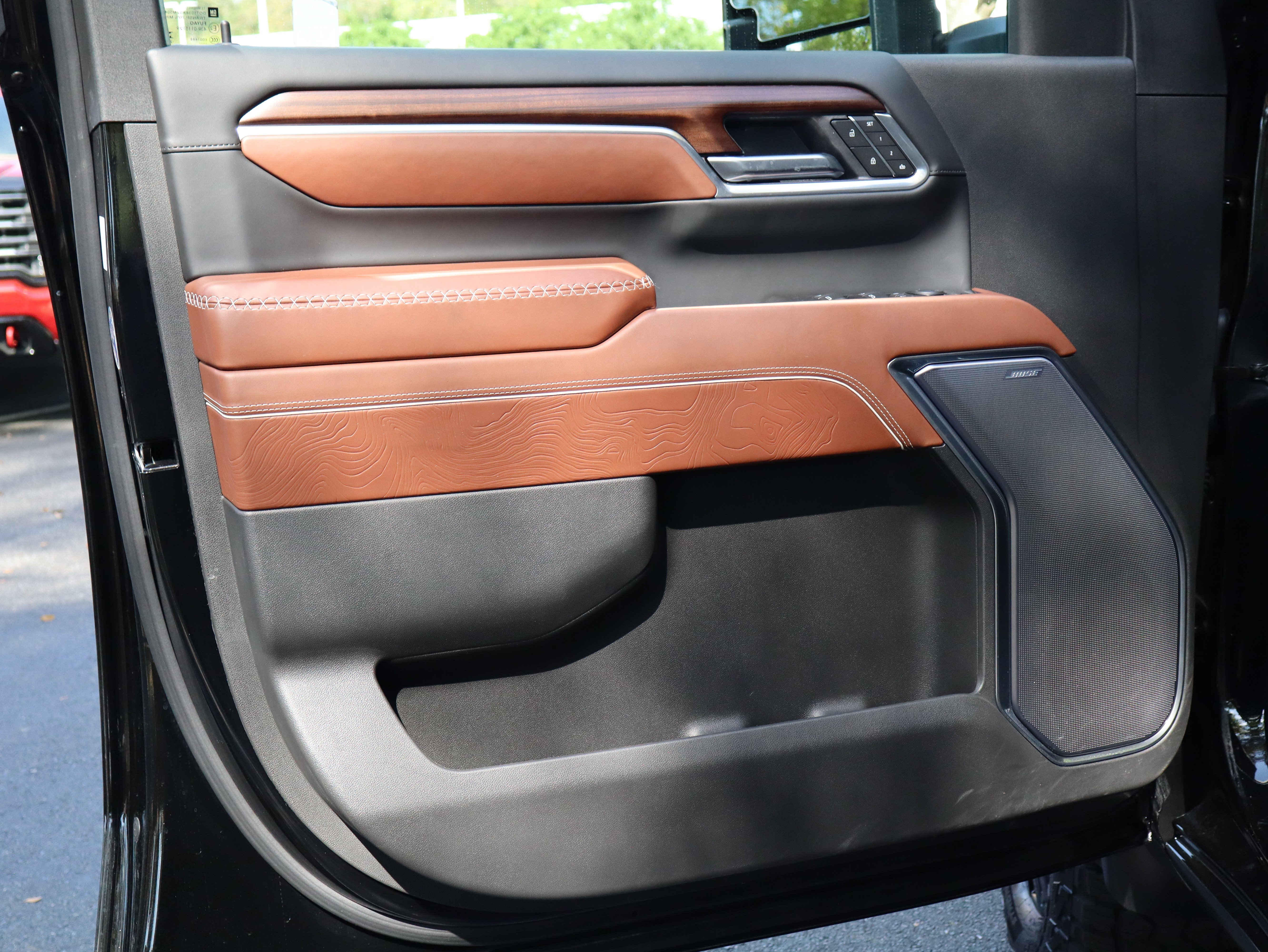 Used 2025 GMC Sierra 2500 Denali Ultimate image 25