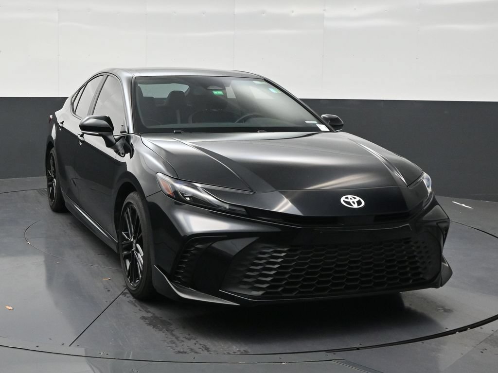 Used 2025 Toyota Camry SE FWD image 7