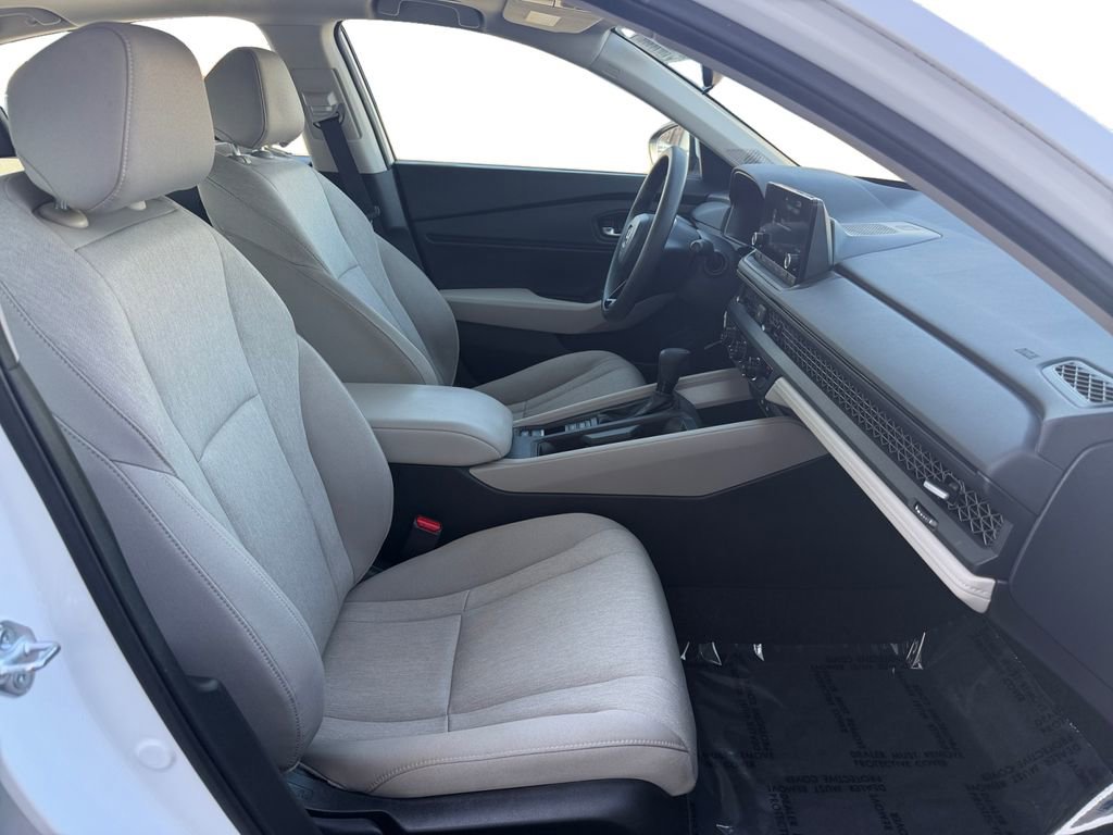 Used 2023 Honda Accord EX image 15